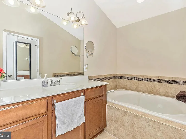 11882 Country Squire Way — Photo 26