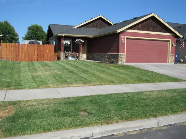 359 NW 27th Ct, Redmond, OR 97756