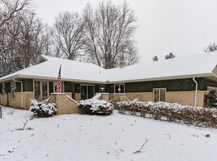 545 Sunrise Cir, Kalamazoo, MI 49009