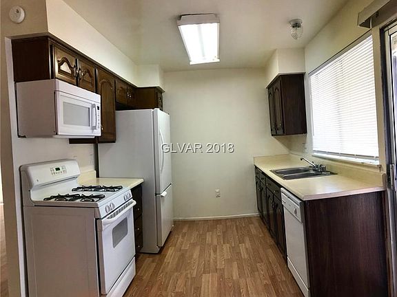5th image of 3824 Cirrus Ave