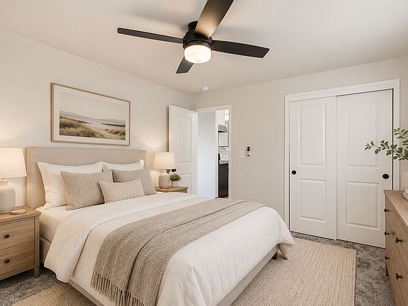 4th image of 2302-2320 Colby Ave #13