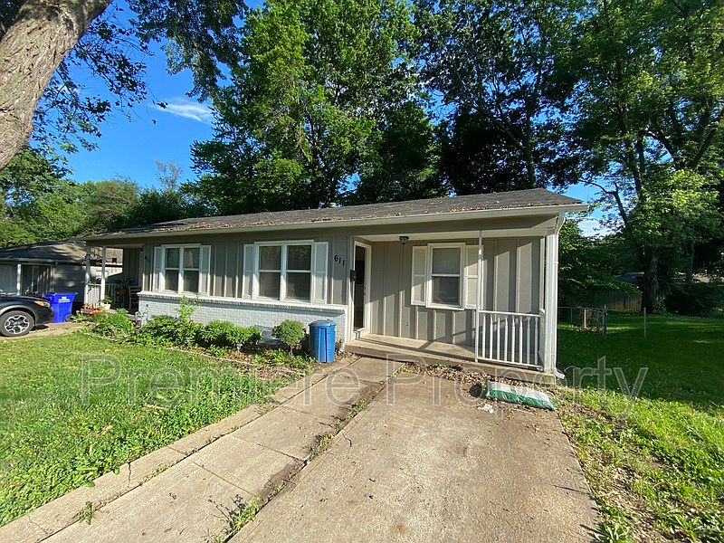 1st image of 611 Deweese St