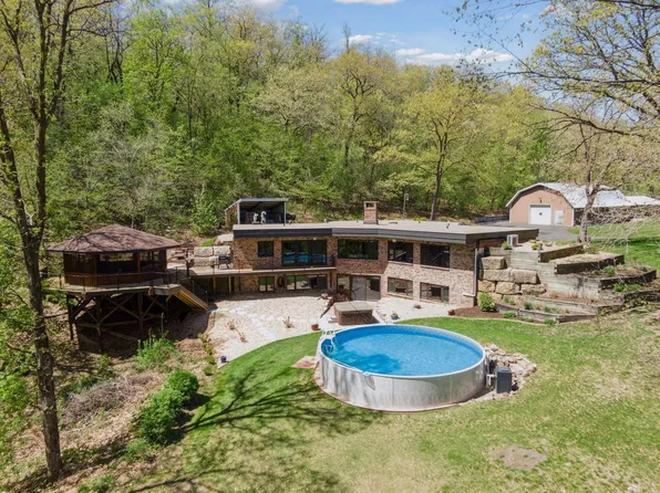 214 Plainview Dr, River Falls, WI 54022