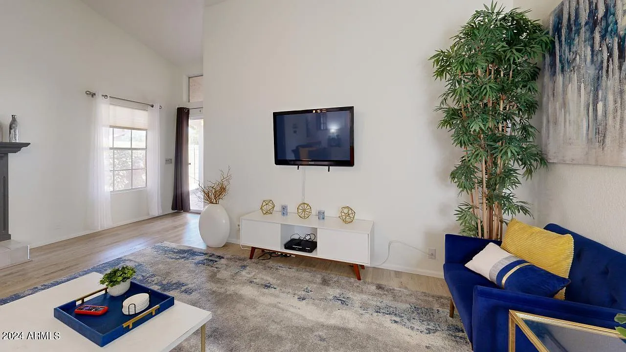 3 bed, 2.0 bath, 1567 sqft, $2,250 — Photo 4