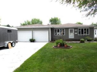 814 3rd St N, Wahpeton, ND 58075