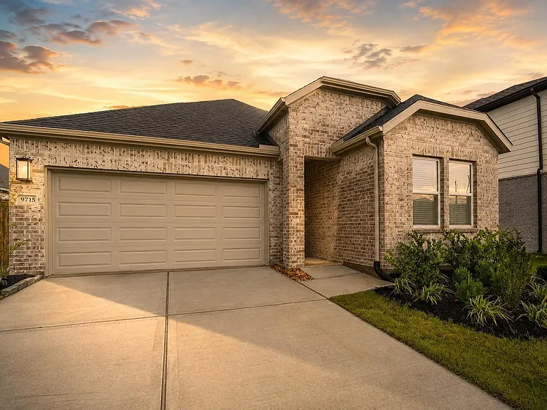 9715 Westminster Manor Dr — Photo 1