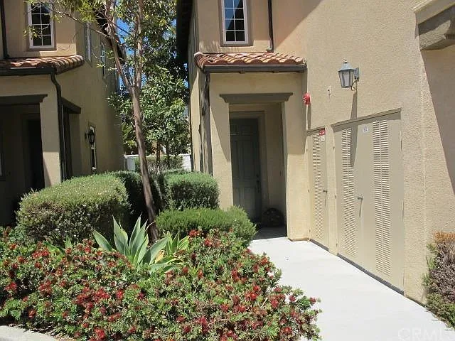 58 Paseo Vis — Photo 1