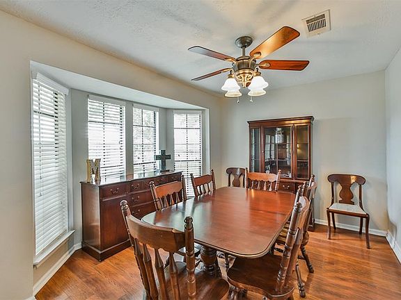 3rd image of 2615 Country Place Dr