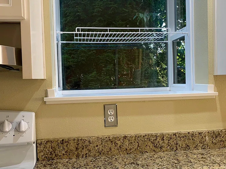 1718 Alki Ave SW #100 — Photo 29