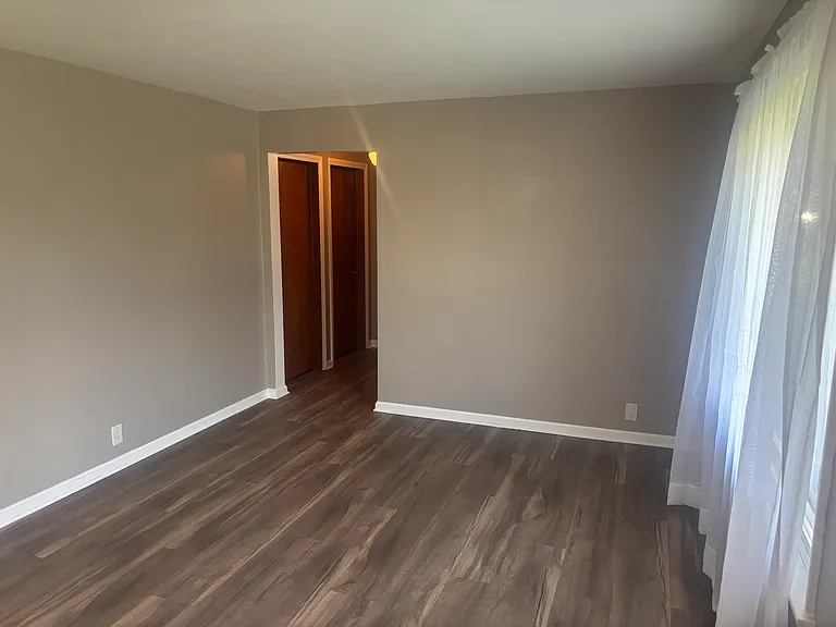 953 Compton Ln — Photo 5