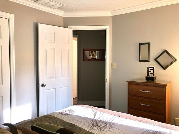5th image of 9325 S Pointe Retreat Dr #55