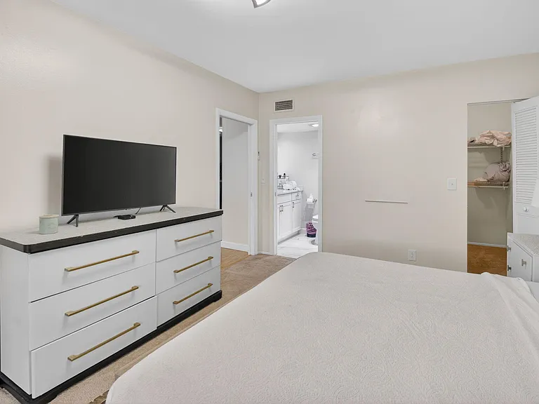 2340 SW 22nd Ave #312 — Photo 23