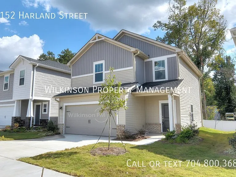 1152 Harland St — Photo 2