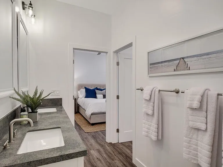 1750 Robinson Ave #1750 — Photo 12