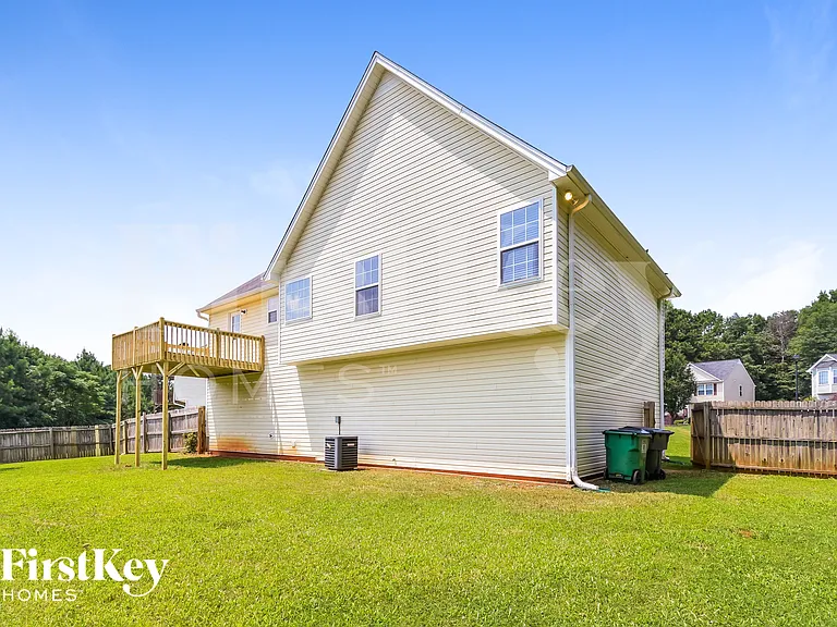 209 Oakwood Pl — Photo 15