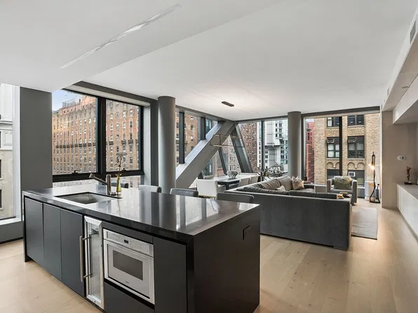 121 E 22nd St #N1006, New York, NY 10010