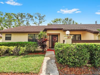 10 Bay Cedar Court, Royal Palm Beach, FL, 33411