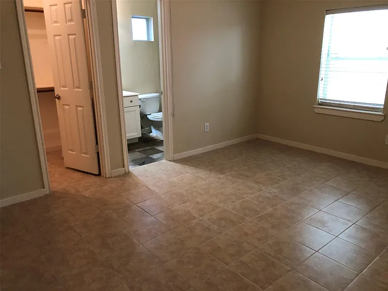 5734A Kansas St — Photo 30