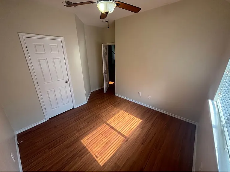 1752 Flowers Dr — Photo 6
