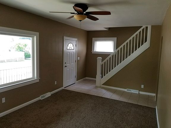 2nd image of 1354 W 31st St