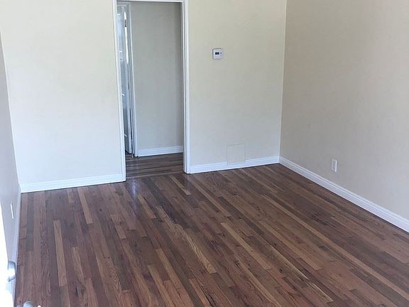 4th image of 938 S Oak St APT 2