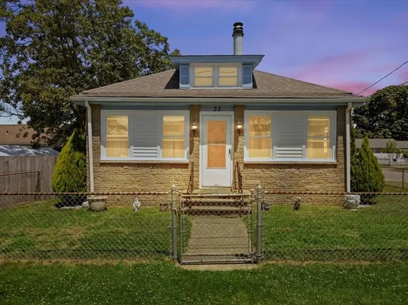 35 Bayview Ave, Swansea, MA 02777