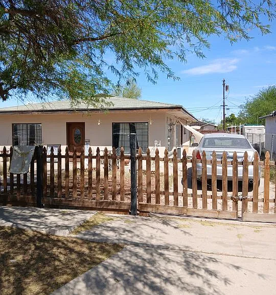 442 E Brighton Ave — Photo 1