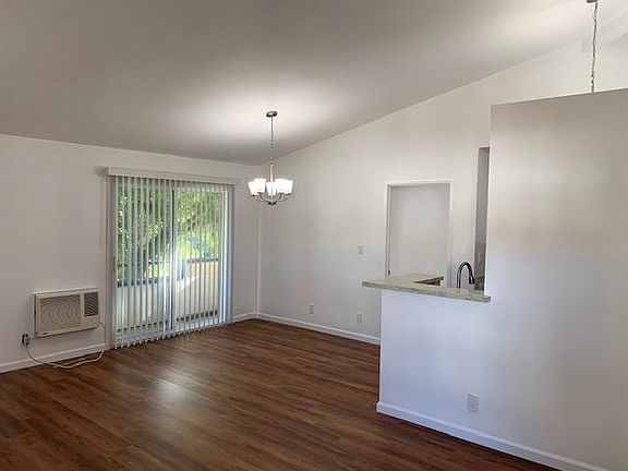2nd image of 3601 Jasmine Ave APT 4