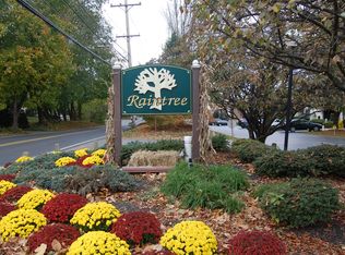 1602 Raintree Ln, Malvern, PA 19355