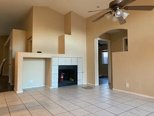 3 bed, 1600 sqft, $2,200 — Photo 3