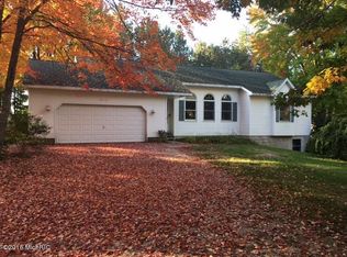 9712 E 13th St, Cadillac, MI 49601