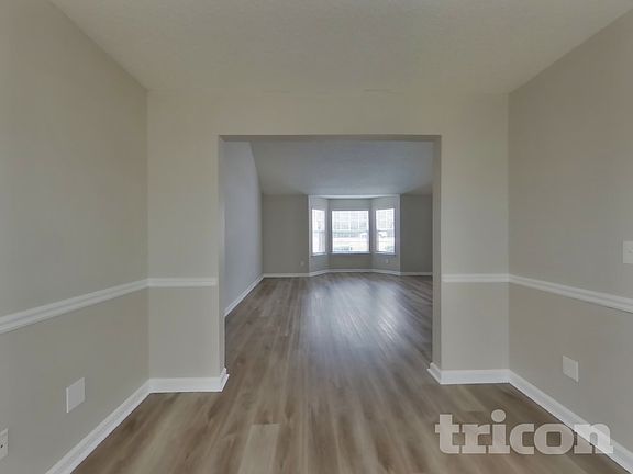 4th image of 1099 Sugarcreek Way