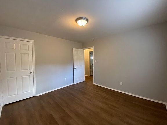 4th image of 2503 Lynhaven Ave #1