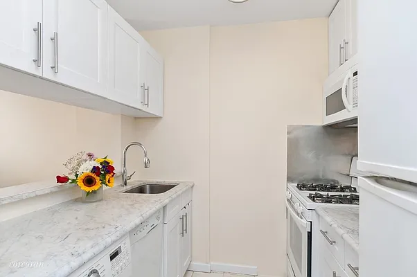 Sold by Corcoran | media 3