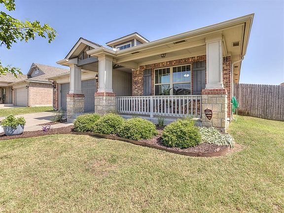 2nd image of 822 Barbaroot Dr