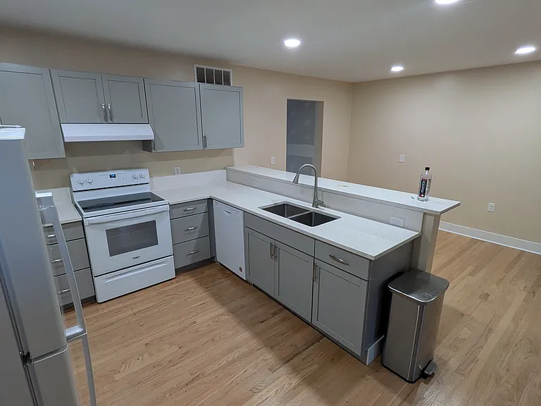 507 Stone St — Photo 3
