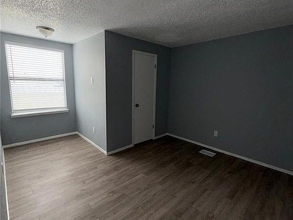 4th image of 10850 Shiloh Rd