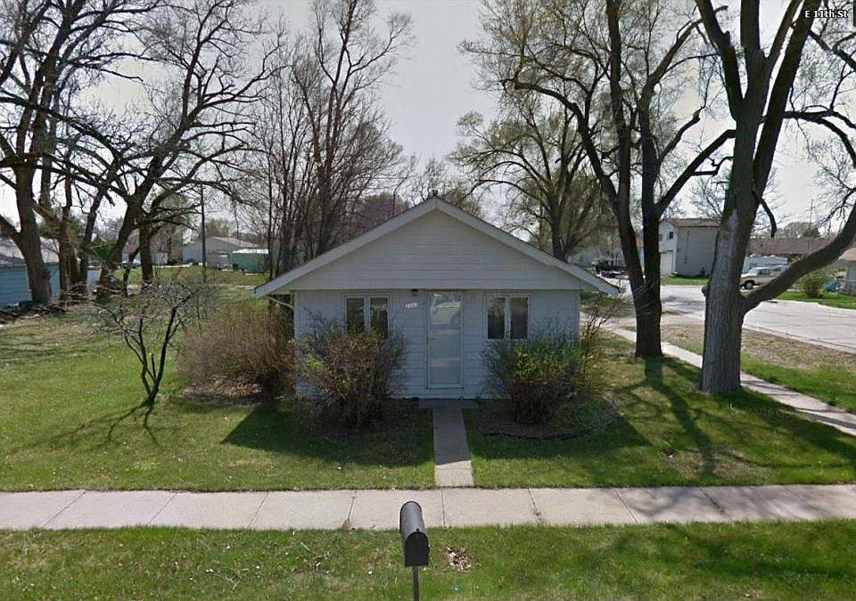 1st image of 1102 W 11th St