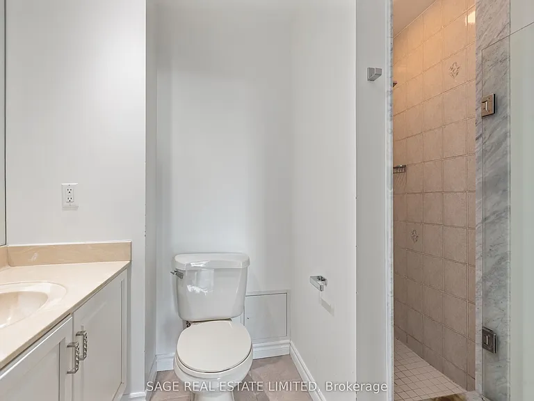 1 Deer Park Cres #803 — Photo 13