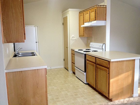 4th image of 1523 Breezy Dr