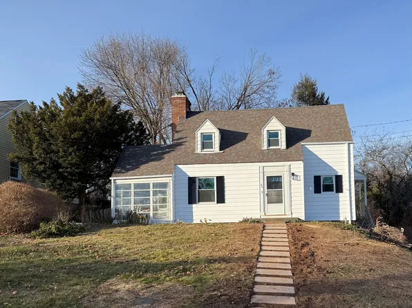 96 Bentwood Road, West Hartford, CT 06107