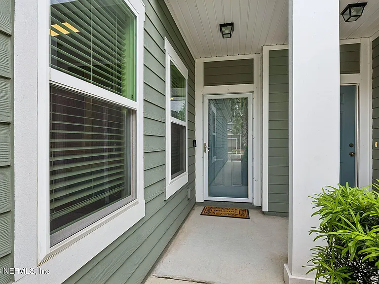 470 Servia Dr — Photo 3