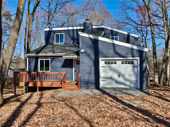 646 Country Club Dr, State Road, NC 28676