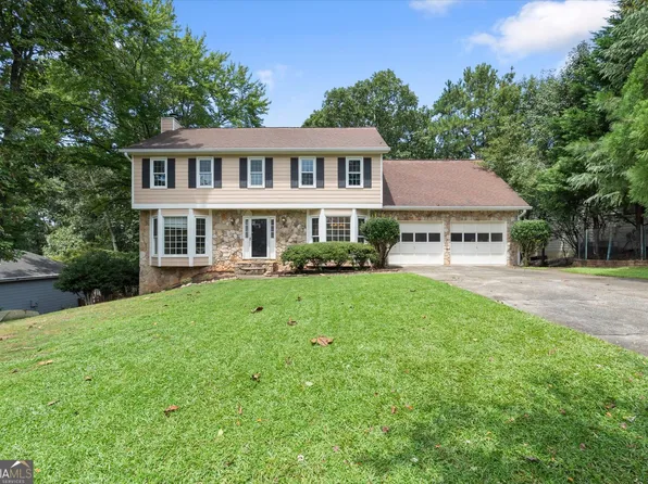 9126 Branch Valley Way, Roswell, GA 30076