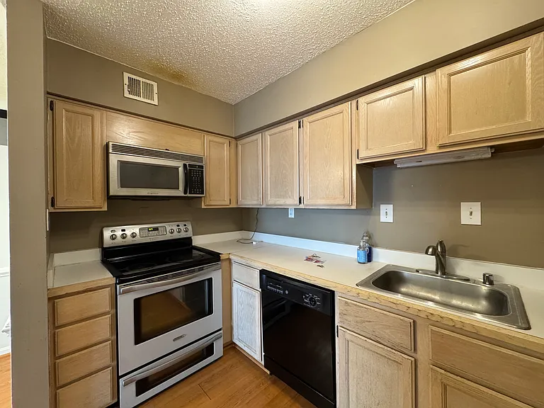 3101 Patrick Henry Dr #132 — Photo 6