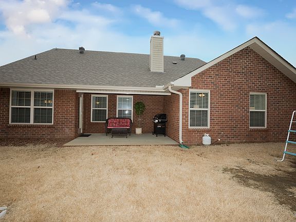 3rd image of 488 River Crest Dr N