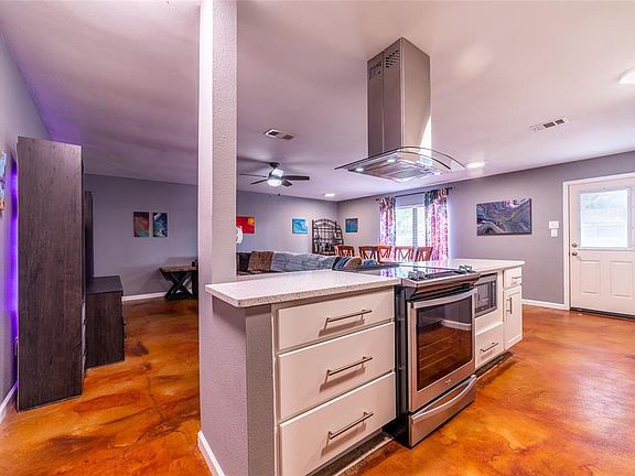 3rd image of 5217 Baker Dr