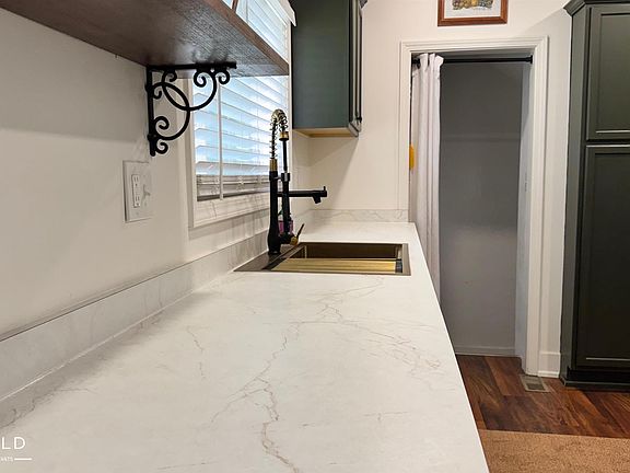 5th image of 801 N Ball St
