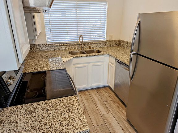 3rd image of 6081 Wilkinson St