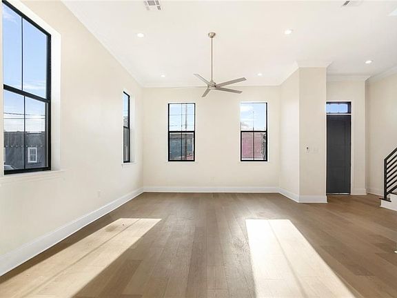 2nd image of 625 Derbigny St